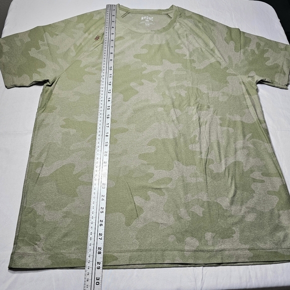 RHONE Men's Reign Camouflage Army Military Green Performance T-Shirt  size XL - Picture 3 of 7